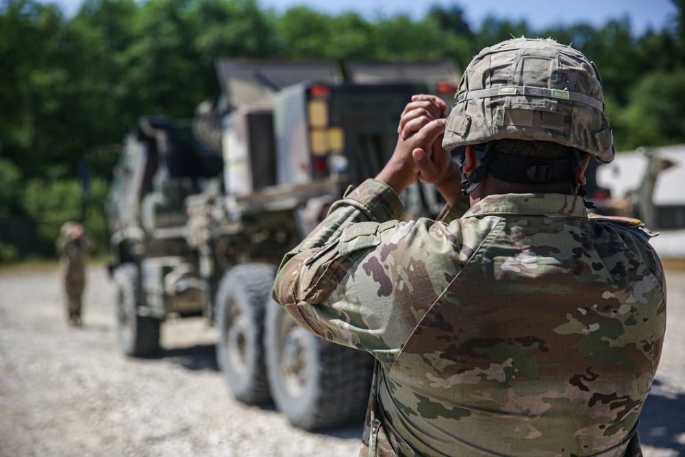 U.S. Soldiers Conduct Vehicle Recovery Training