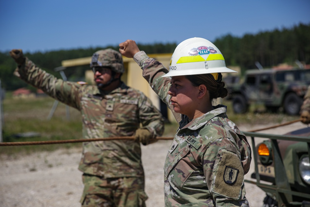 U.S. Soldiers Conduct Vehicle Recovery Training