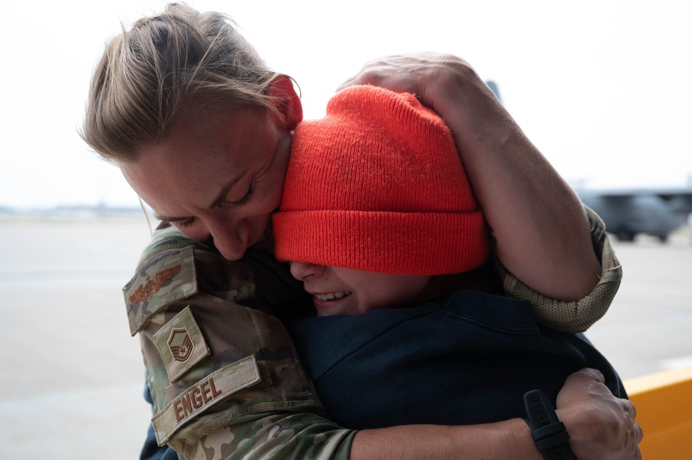 They're baaaack: 934th Airlift Wing Airmen return home form deployment