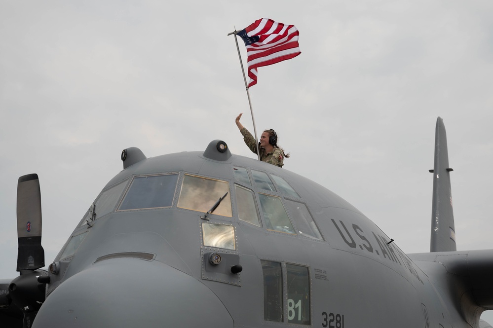 They're baaaack: 934th Airlift Wing Airmen return home form deployment