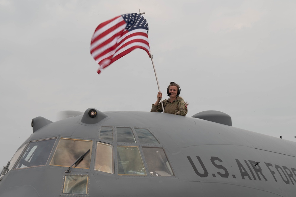 They're baaaack: 934th Airlift Wing Airmen return home form deployment