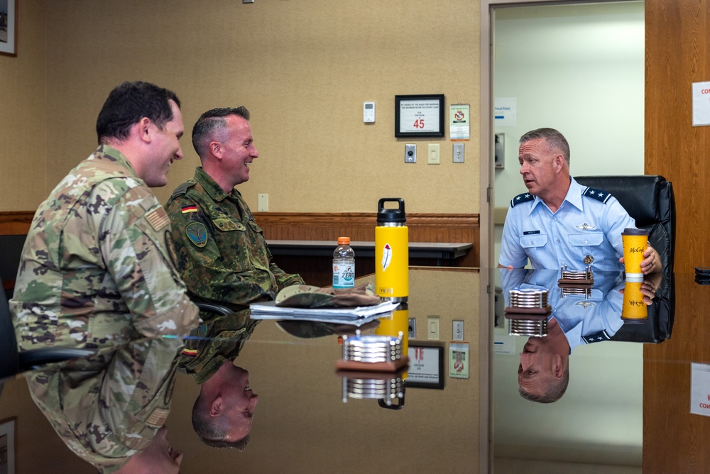 German exchange officer meets with Illinois adjutant general June 4, 2023