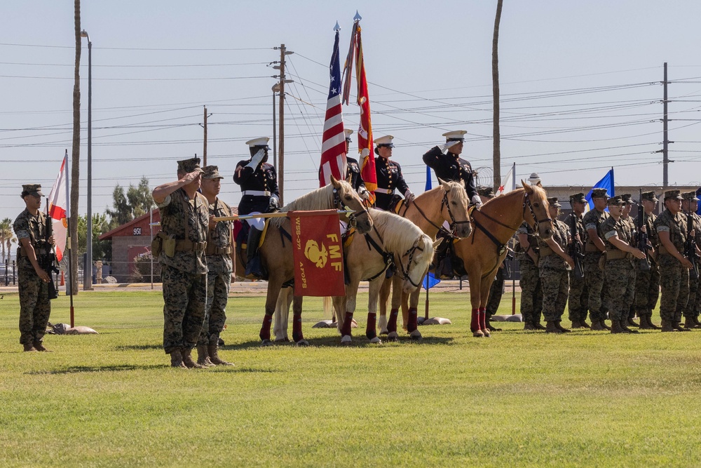 MWSS-371 hosts a change of command