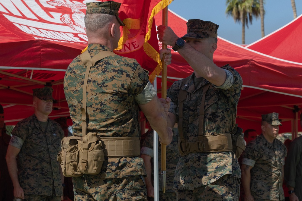 MWSS-371 hosts a change of command