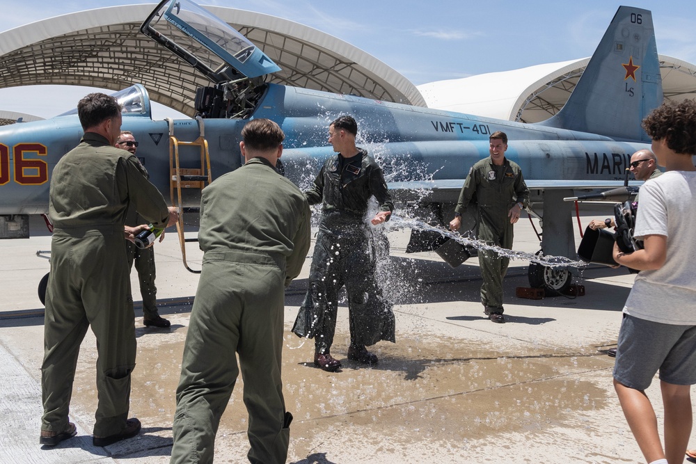 Snipers commanding officer celebrates final flight with squadron