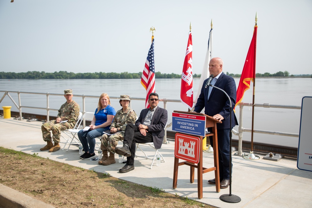 Rock Island District Hosts Ground Breaking Ceremony for NESP Fish Passage Project at Lock and Dam 22