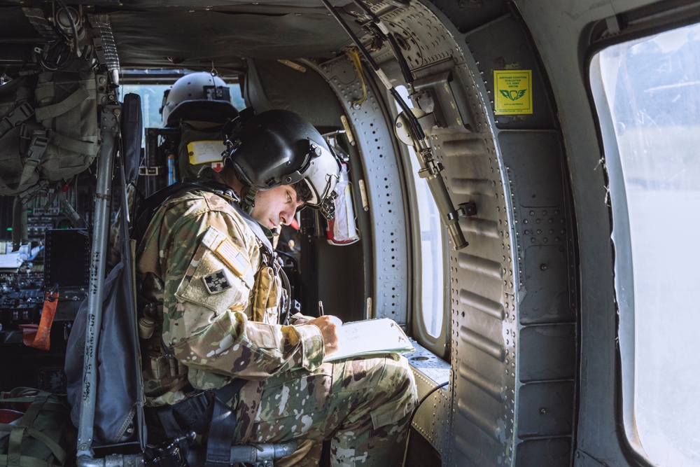 Fort Moore helicopter pilot reaches 3,000 flight hours during historic ceremony