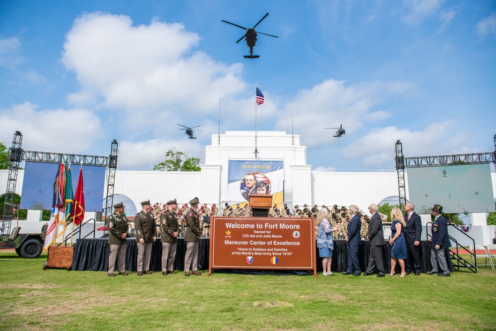 Fort Moore helicopter pilot reaches 3,000 flight hours during historic ceremony