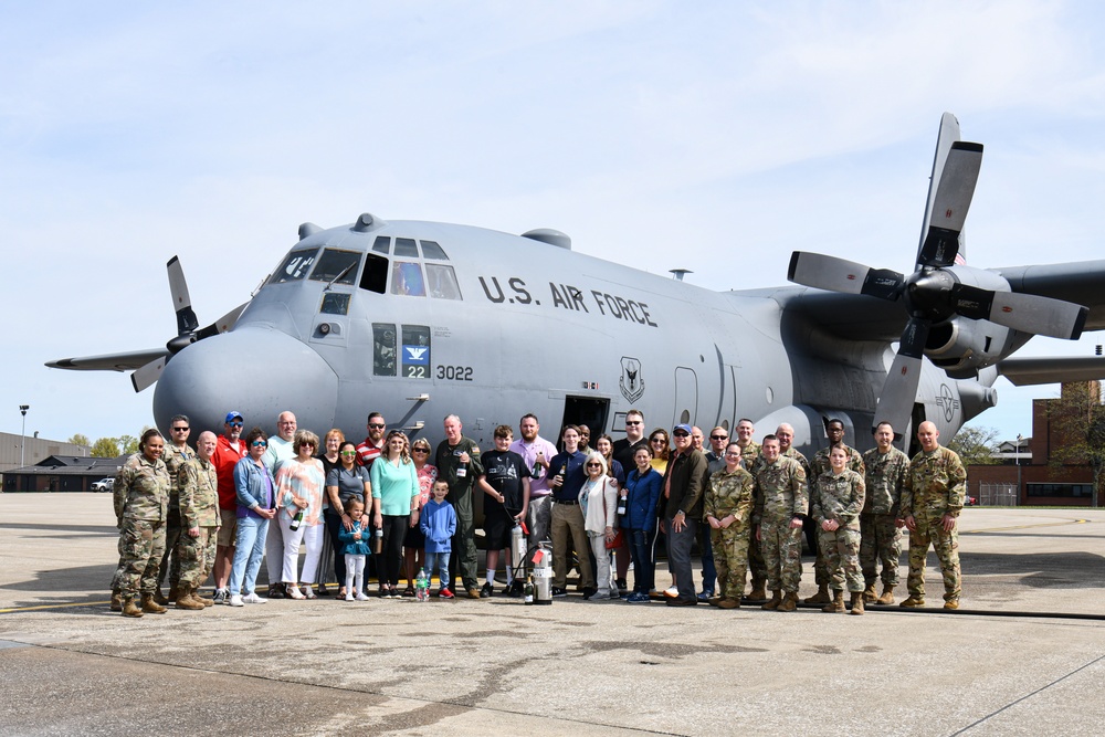 910th commander flies into retirement after 38-year AF career