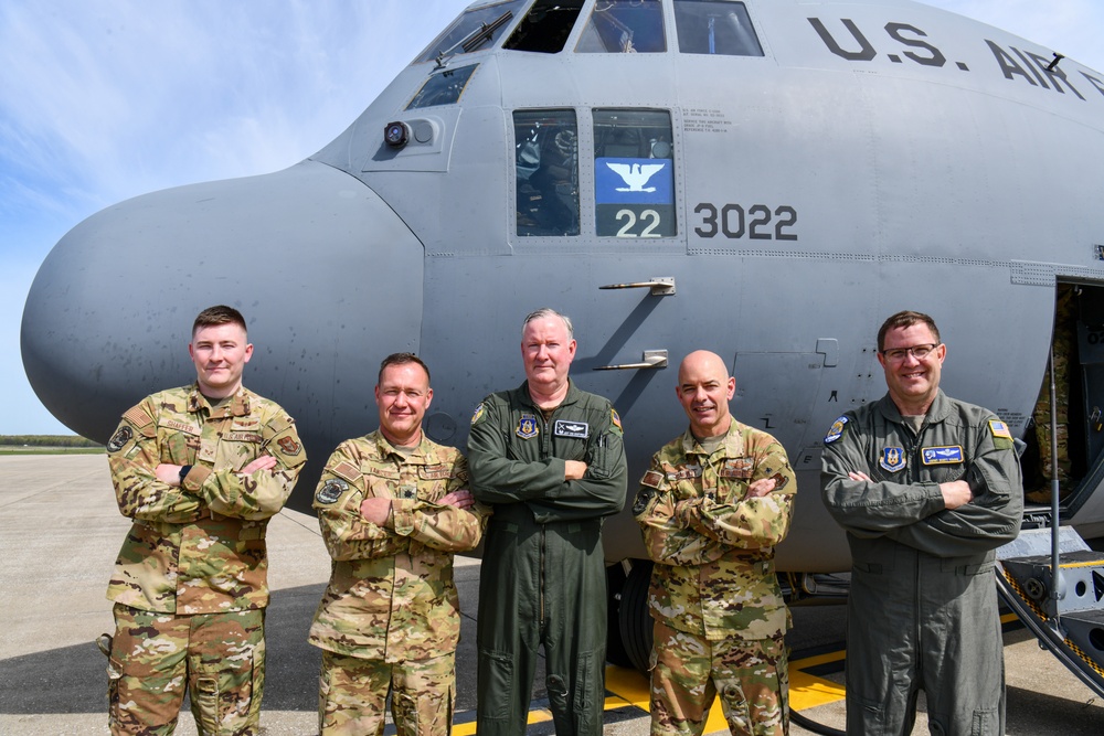 910th commander flies into retirement after 38-year career