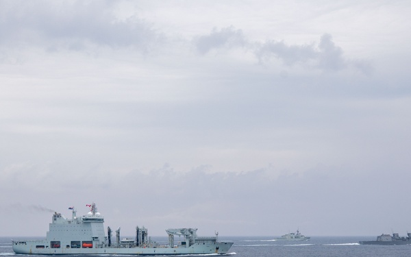 RCN, JMSDF, RAN and USS Chung-Hoon conduct SAG operations