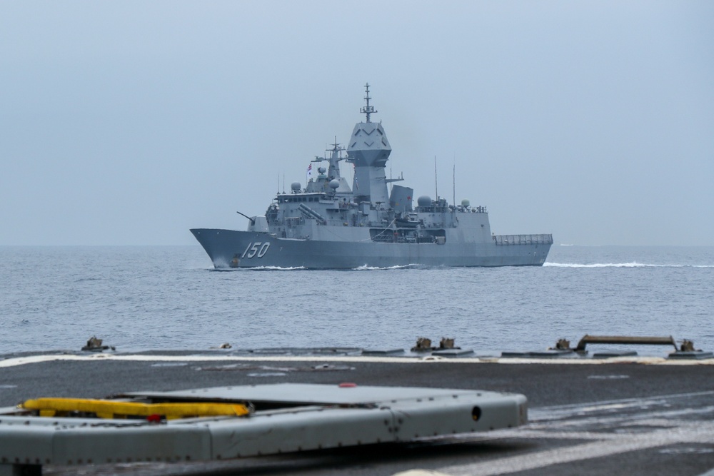 RCN, JMSDF, RAN and USS Chung-Hoon conduct SAG operations