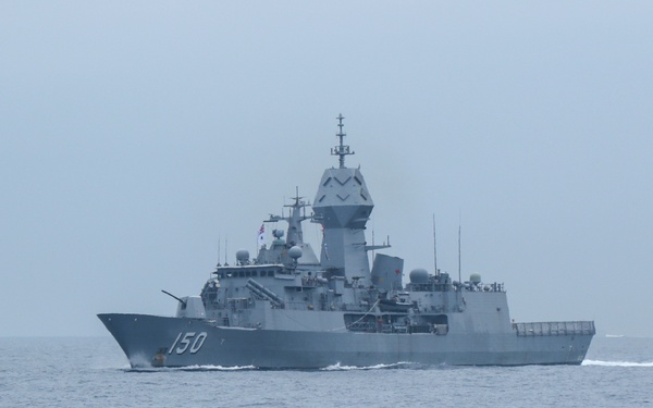 RCN, JMSDF, RAN and USS Chung-Hoon conduct SAG operations