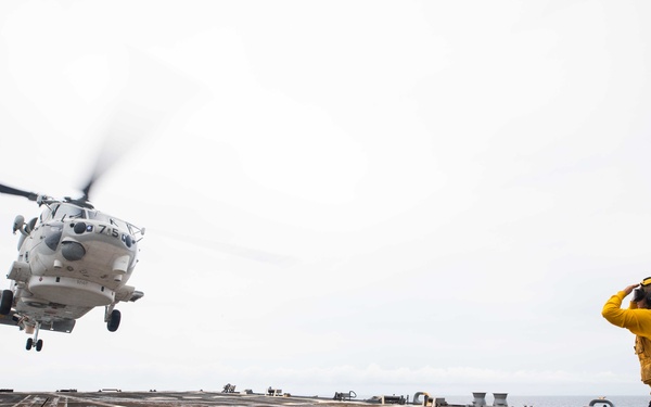 RCN, JMSDF, RAN and USS Chung-Hoon conduct SAG operations
