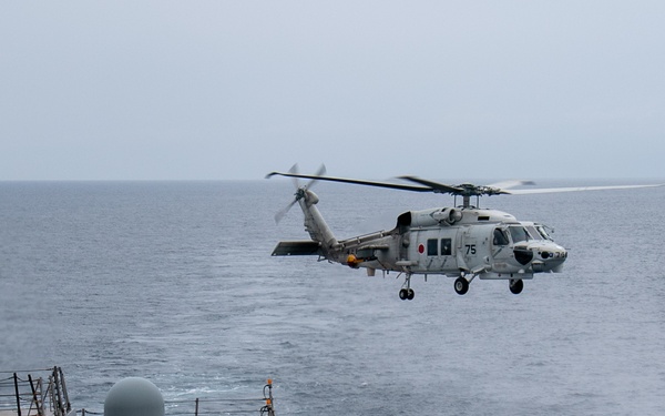 RCN, JMSDF, RAN and USS Chung-Hoon conduct SAG operations