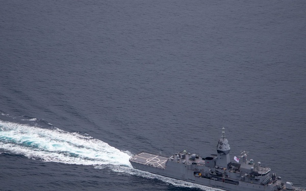 RCN, JMSDF, RAN and USS Chung-Hoon conduct SAG operations