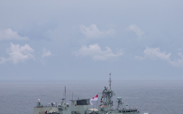 RCN, JMSDF, RAN and USS Chung-Hoon conduct SAG operations