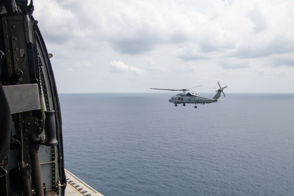 RCN, JMSDF, RAN and USS Chung-Hoon conduct SAG operations