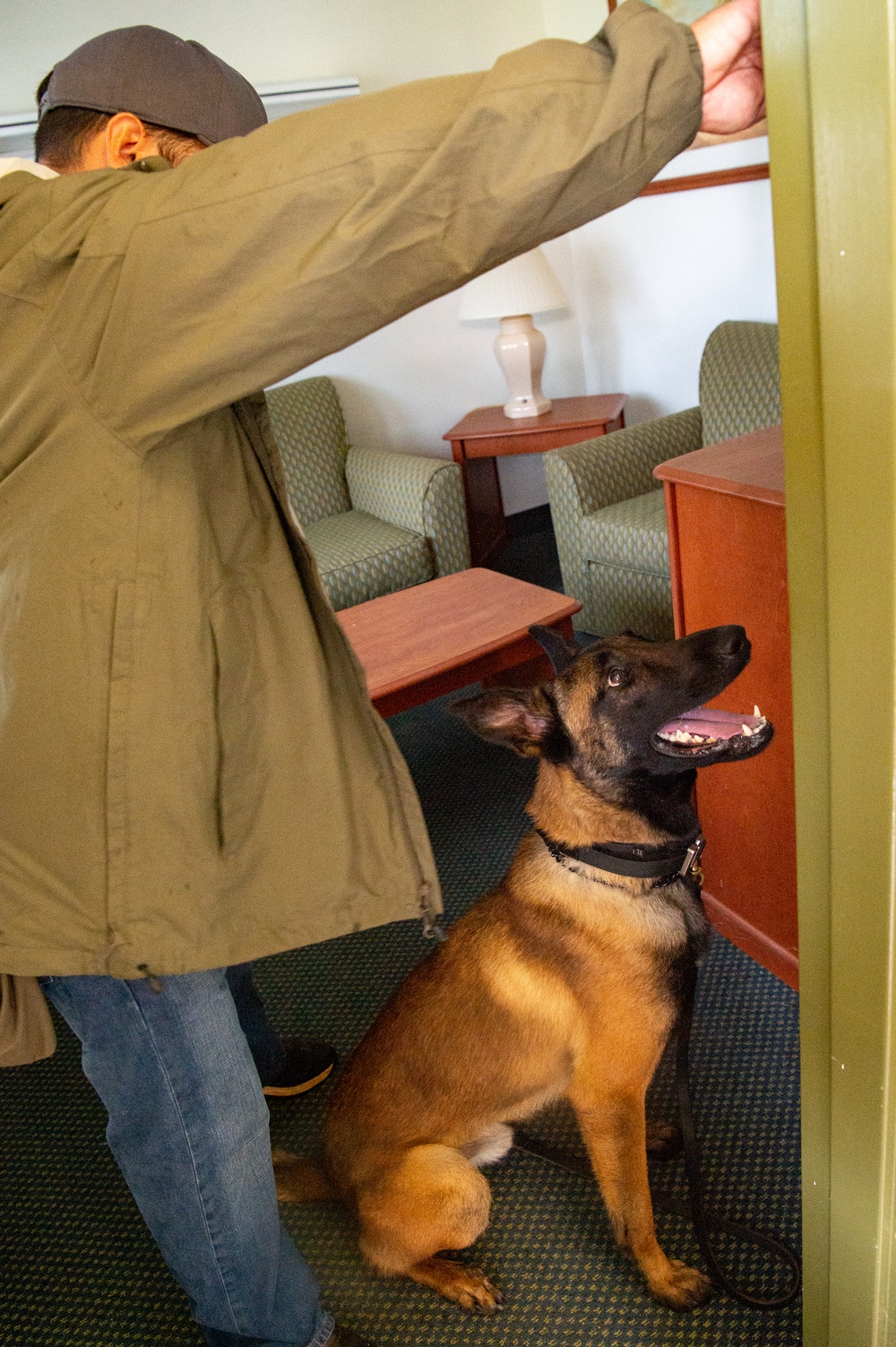 Kauai Police Department trains new working dog at Pacific Missile Range Facility (PMRF).