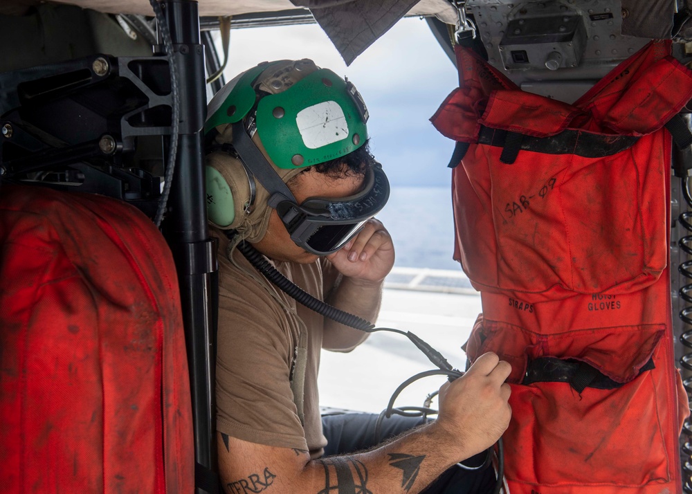 HELICOPTER SEA COMBAT SQUADRON (HSC) 21 CONDUCTS FLIGHT OPERATIONS ON USS MANCHESTER (LCS 14)