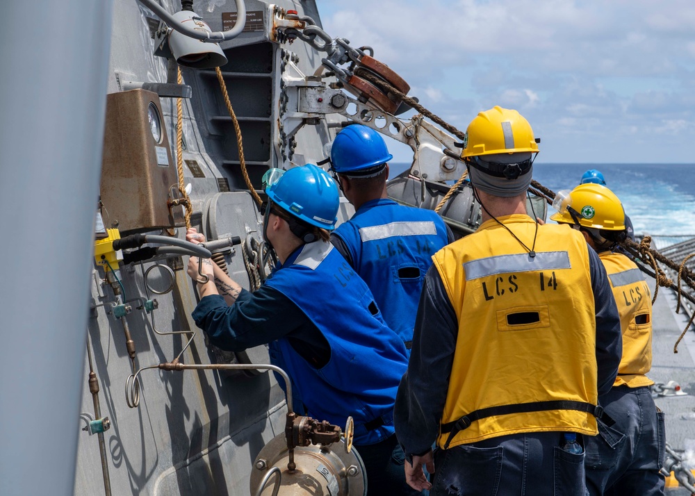 USS MANCHESTER (LCS 14) CONDUCTS REFUELING WITH USNS WALLY SCHIRRA (T-AKE 8)