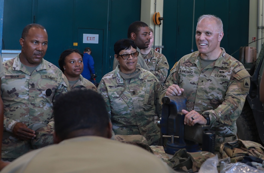 LeadershipMeeting with 104th Maintenance Company Troops