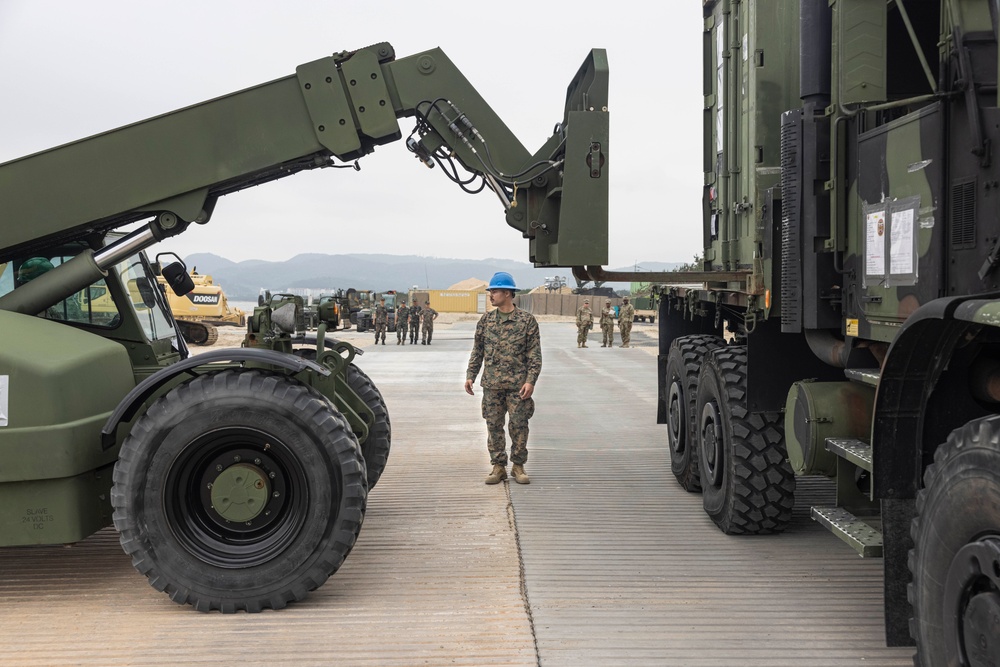 3rd LSB Prepares for Combined Joint Logistics Over-the-Shore Operations