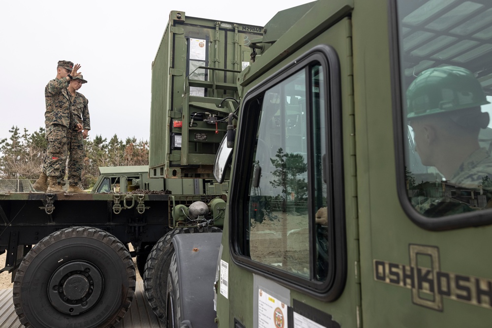 3rd LSB Prepares for Combined Joint Logistics Over-the-Shore Operations