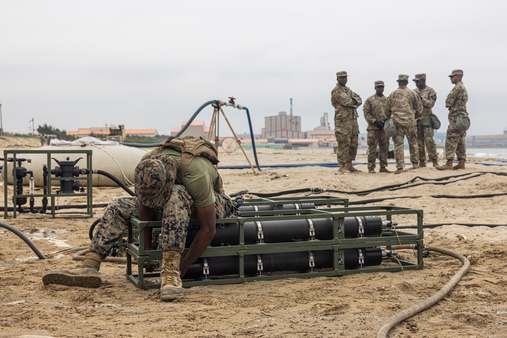 3rd LSB Prepares for Combined Joint Logistics Over-the-Shore Operations