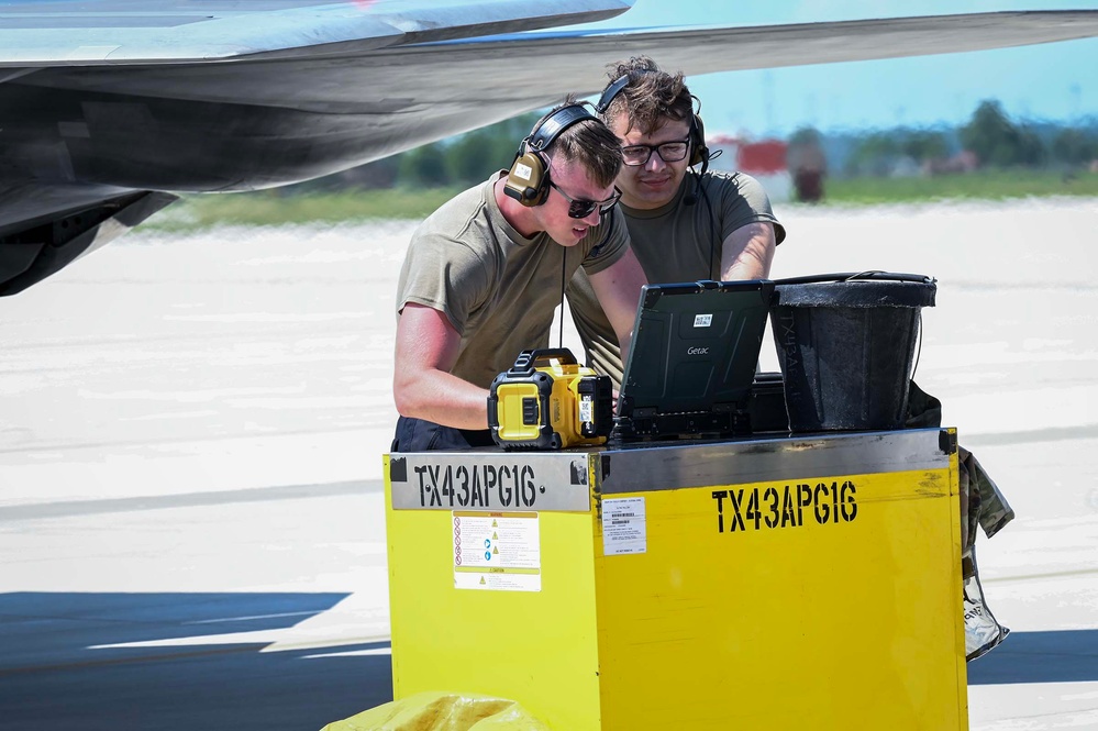 71st FS kicks off inaugural F-22 basic flying course