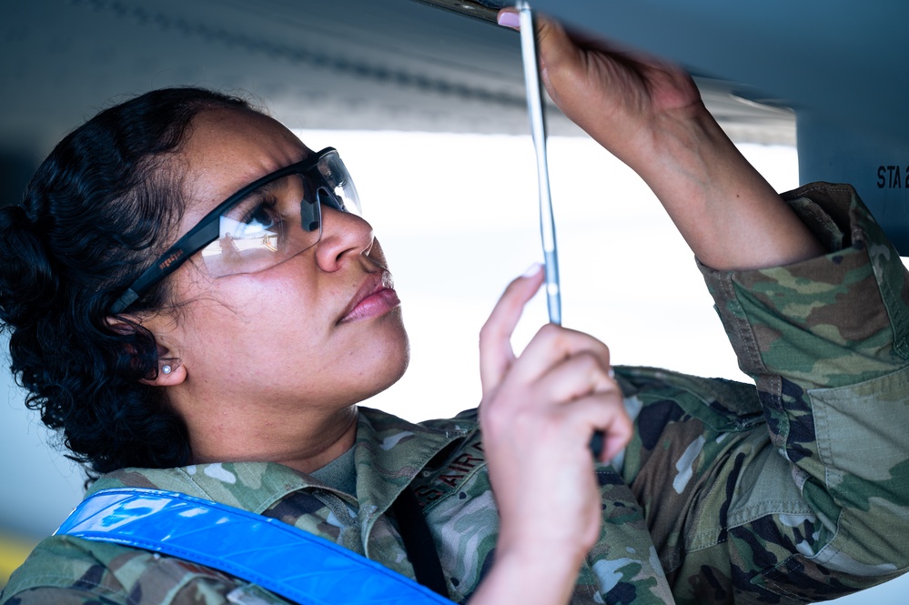 Sparks fly between Team Ramstein, Polish C-130 crews