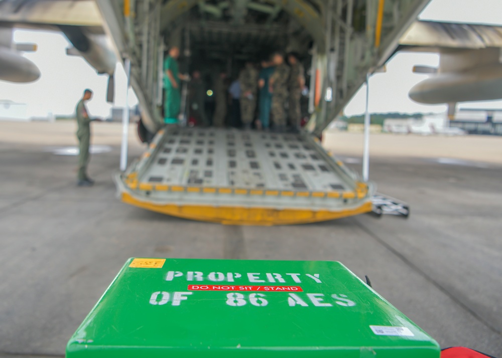 86th Aeromedical Evacuation Squadron conducts medical hands-on training with Moroccan Air Force medics during African Lion 2023