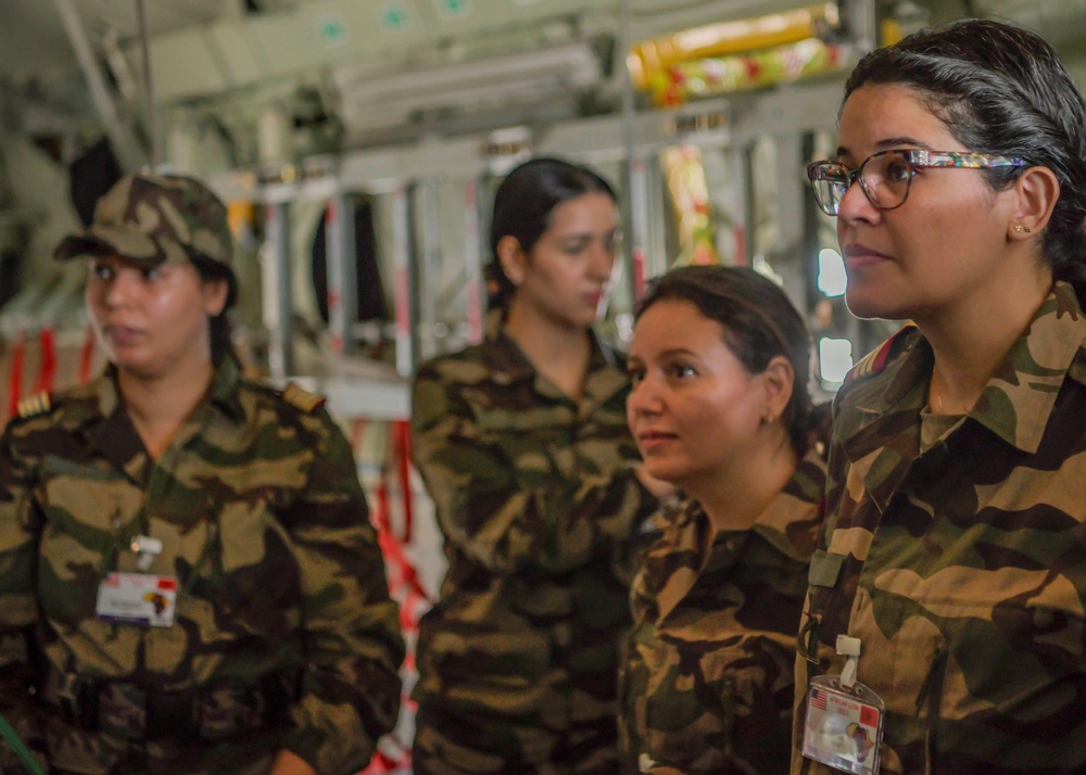 86th Aeromedical Evacuation Squadron conducts medical hands-on training with Moroccan Air Force medics during African Lion 2023