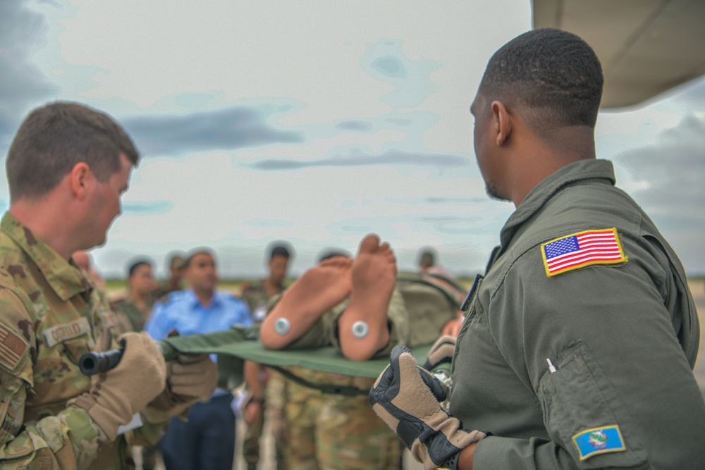 86th Aeromedical Evacuation Squadron conducts medical hands-on training with Moroccan Air Force medics during African Lion 2023