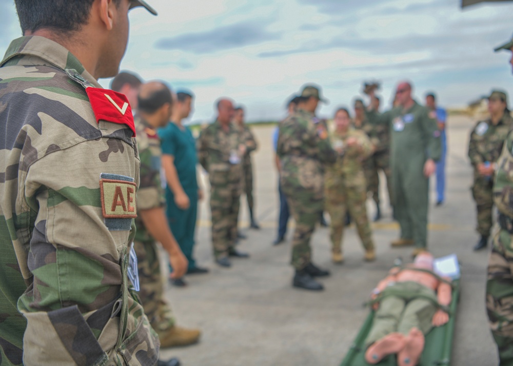 86th Aeromedical Evacuation Squadron conducts medical hands-on training with Moroccan Air Force medics during African Lion 2023