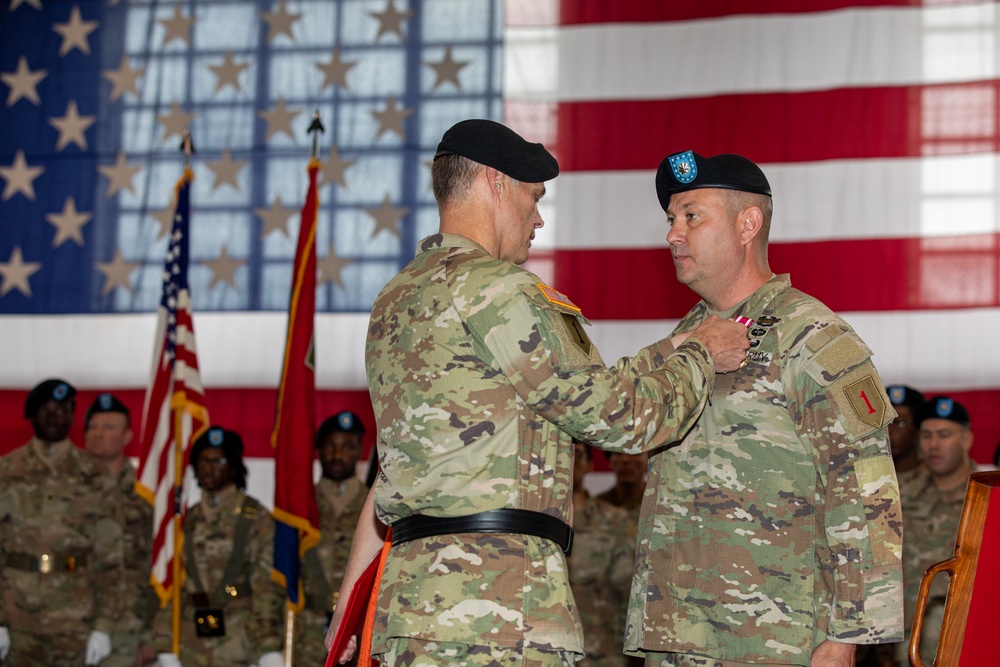 DVIDS - Images - DSTB, 1IDSB, 1ID Change of Command Ceremony [Image 1 of 2]