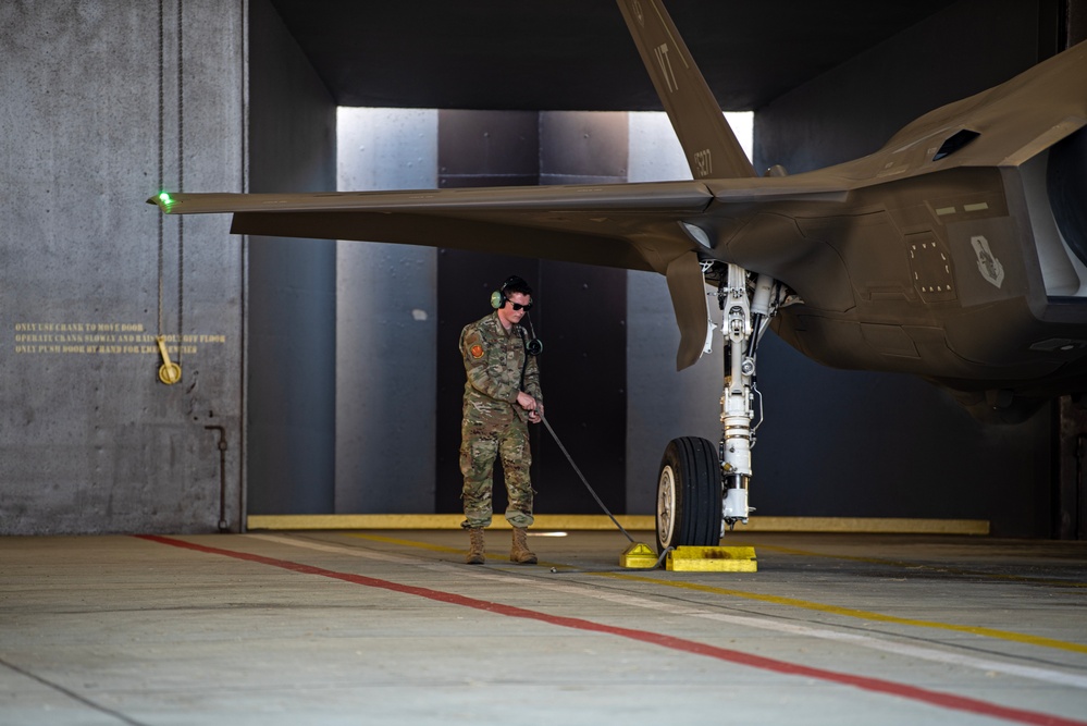 F-35A Lightning maintainers and pilots during Air Defender 23