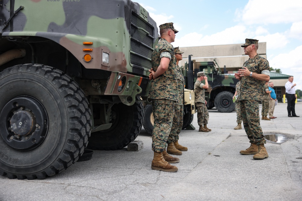 Col. Burnett Visits MWSS-272 Motor Pool