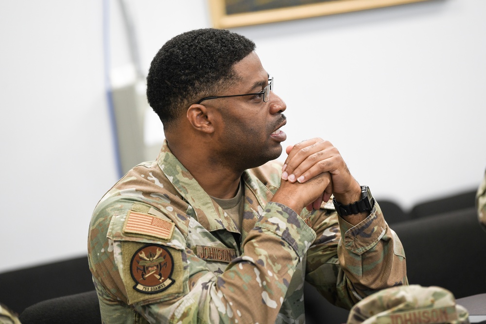 Fifth Air Force hosts Yokota senior leader discussion