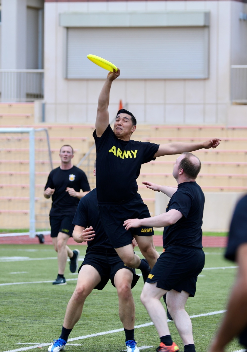 Camp Zama celebrates Army Week with competitive events, including tug-of-war, Ultimate Frisbee