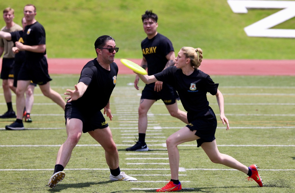 Camp Zama celebrates Army Week with competitive events, including tug-of-war, Ultimate Frisbee