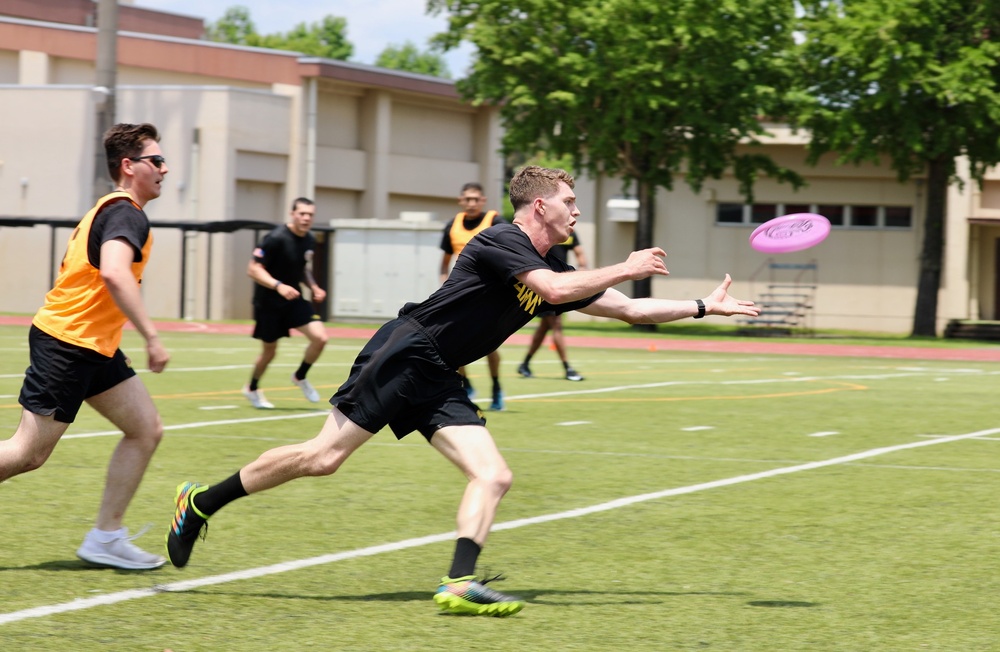 Camp Zama celebrates Army Week with competitive events, including tug-of-war, Ultimate Frisbee