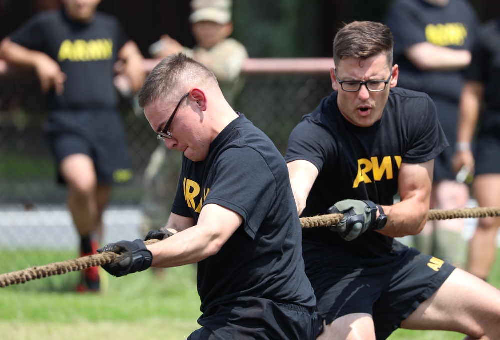 Camp Zama celebrates Army Week with competitive events, including tug-of-war, Ultimate Frisbee