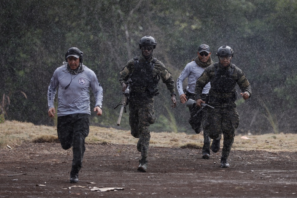 Snipers take aim at Fuerzas Comando 23