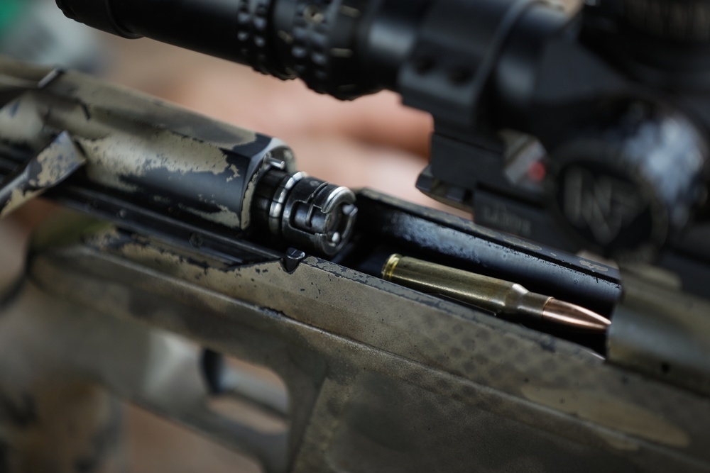 Snipers take aim at Fuerzas Comando 23