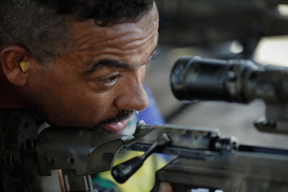 Snipers take aim at Fuerzas Comando 23