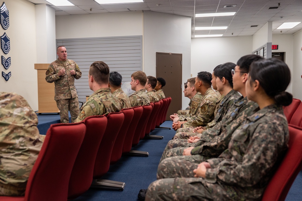 8th Fighter Wing hosts Pacific Air Forces command chief