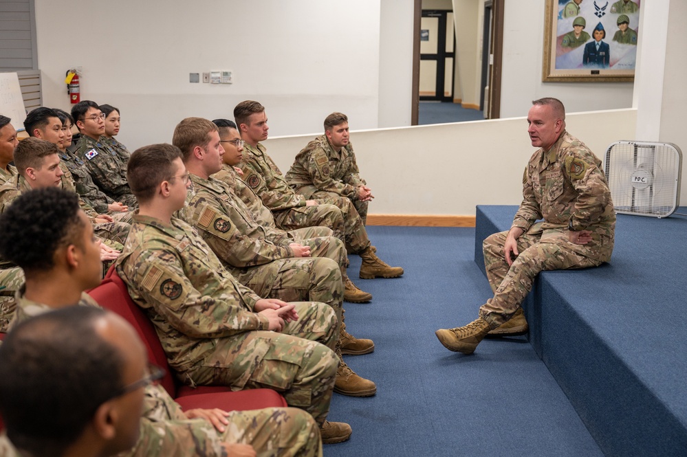 8th Fighter Wing hosts Pacific Air Forces command chief