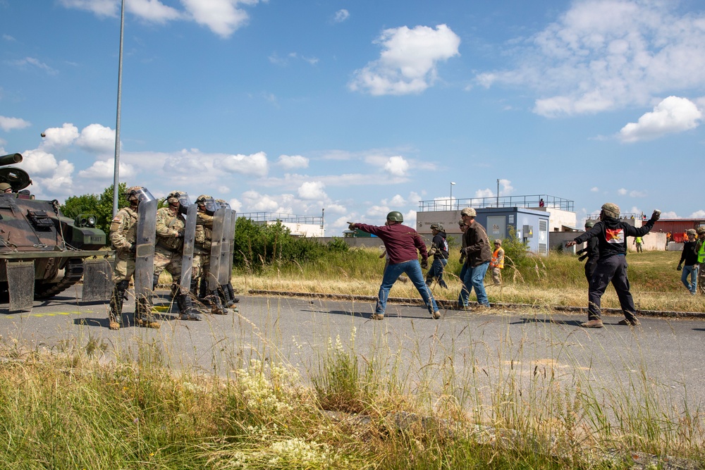 Texas and Rhode Island National Guardsmen Conduct Joint Crowd Riot Control Exercise