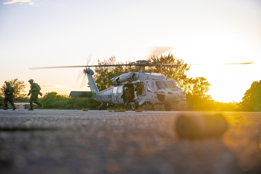 EODMU-5, Marines and Guam Police Field Training Exercise